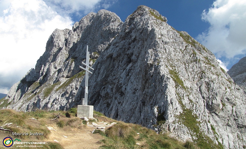 49 Croce della Bocchetta di Corna Piana....JPG